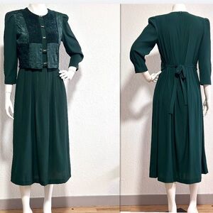 Miss Dorby Vintage Retro Cottagecore 80s Green dress.